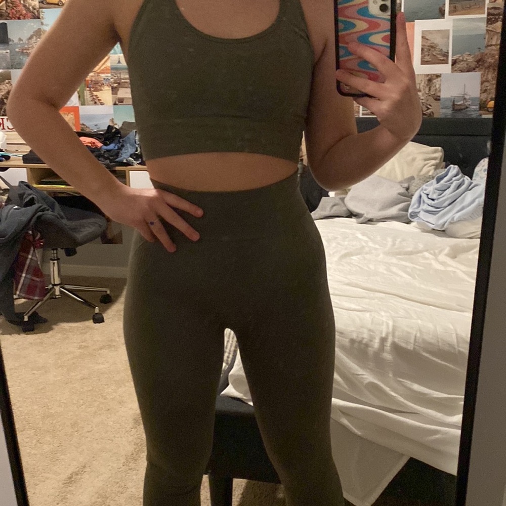 Matching workout set - Picture 5 of 5